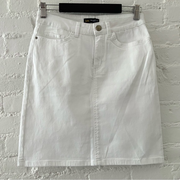 Lee Dresses & Skirts - Lee Regular Fit Mid Rise Denim Skirt White Jean Skirt Womens Size 4 Medium